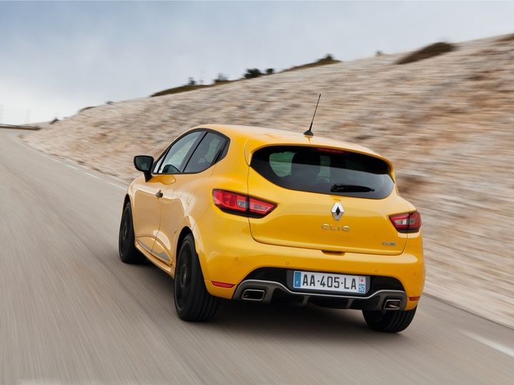 waiver-lean-menu-test-drive-hot-hatchback-renault-clio-rs-wovow.org-03